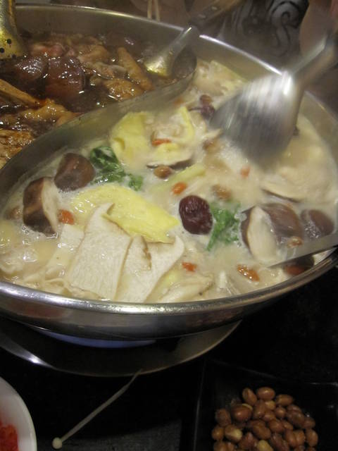 台北美食 東區-單點式的“老四川” 以及 吃到飽的“鍋大爺”