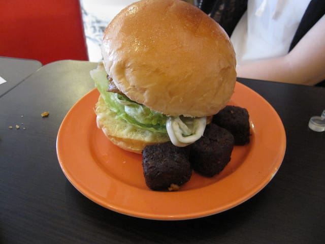 台北美食 東區 平價的美式料理「BURP! BURGER」