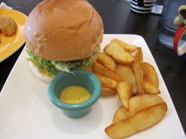 台北美食 東區 平價的美式料理「BURP! BURGER」