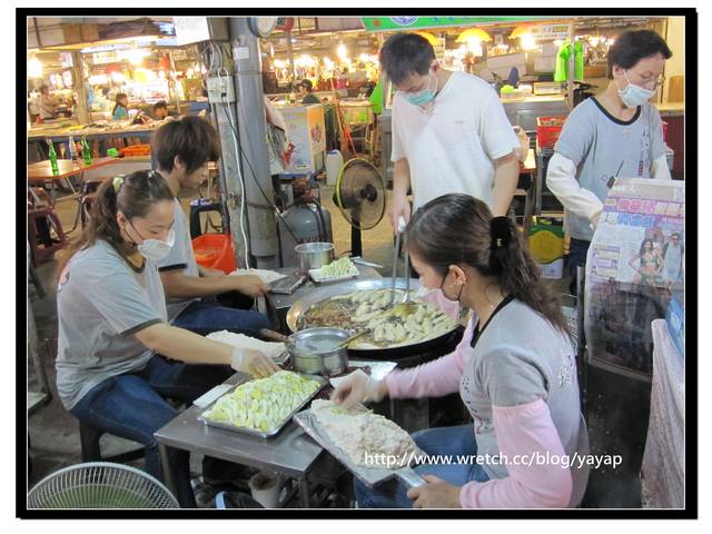 無名好地方201【名人背書的店】東港華僑市場超級好吃的「瑞字號旗魚黑輪」