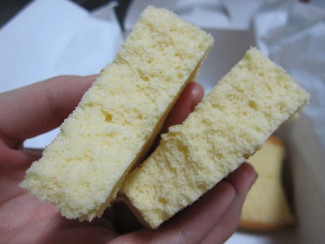 【甜點】還是傳統麵包好吃,不能錯過的古早味現烤蛋糕「大川本舖」