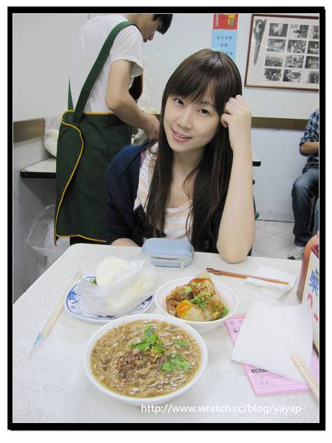 【美食】台北公館知名藍家割包簡單介紹。