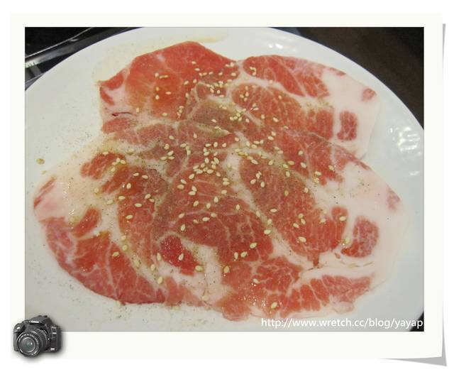 【美食】高雄偶然的大餐小約會!夢時代凱蒂諾味燒肉鍋物。
