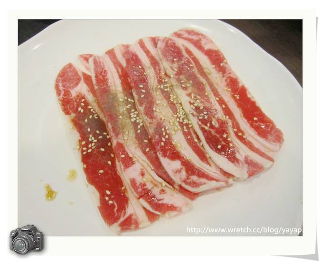 【美食】高雄偶然的大餐小約會!夢時代凱蒂諾味燒肉鍋物。