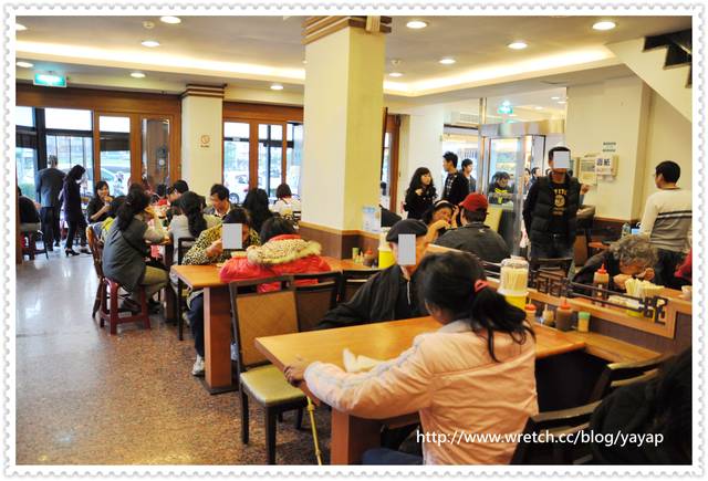 【美食】台南養肥肥之旅(五)!安平周氏蝦捲好料真多。