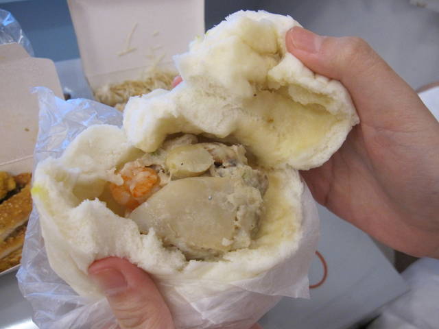 墾丁美食 能當早餐也能當宵夜!戎將軍手工包子。