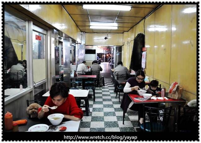 【美食】高雄左營第二公有市場,汾陽餛飩與老施肉燥。