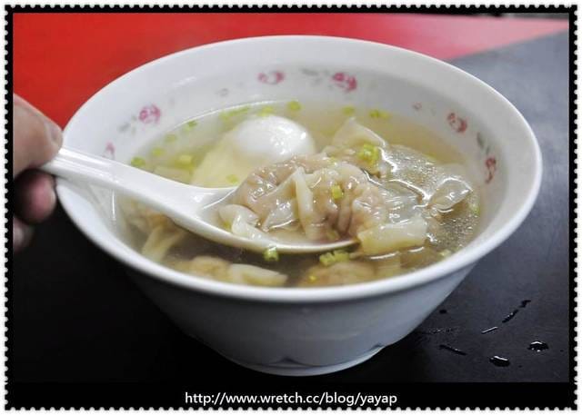 【美食】高雄左營第二公有市場,汾陽餛飩與老施肉燥。