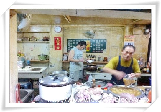 【美食】高雄左營第二公有市場,汾陽餛飩與老施肉燥。