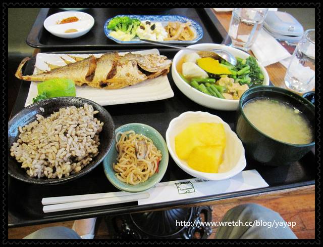 【美食】趣味十足&美味好吃,高雄杯子珈琲館。