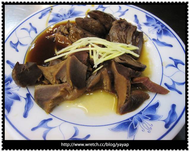 【美食】人氣夯夯夯的排隊美食-高雄米糕城&金城鴨肉麵。