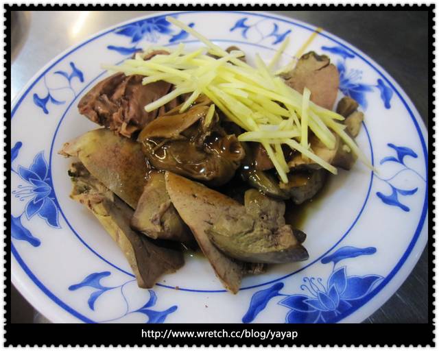 【美食】人氣夯夯夯的排隊美食-高雄米糕城&金城鴨肉麵。