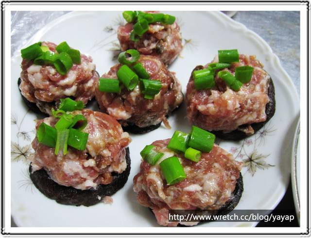 【Cook】簡單好吃的電鍋料理,香菇燒賣&鳳凰鮮蝦捲。 - 第21張圖 【Cook】簡單好吃的電鍋料理,香菇燒賣&鳳凰鮮蝦捲。