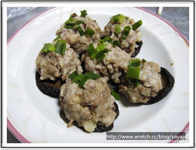 【Cook】簡單好吃的電鍋料理,香菇燒賣&鳳凰鮮蝦捲。 - 第22張圖 【Cook】簡單好吃的電鍋料理,香菇燒賣&鳳凰鮮蝦捲。