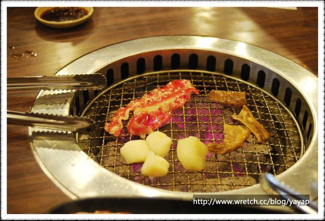 【美食】高雄好吃燒肉瘋狂吃到飽,不要錯過燒肉屋喔!