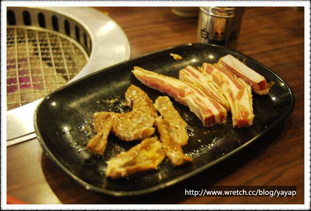 【美食】高雄好吃燒肉瘋狂吃到飽,不要錯過燒肉屋喔!