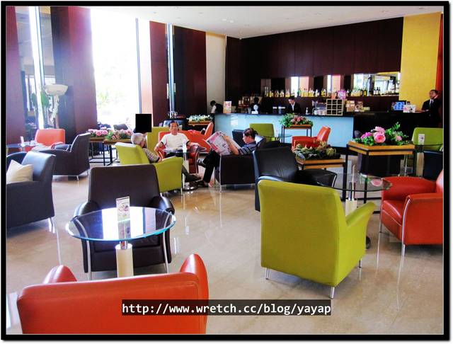 【美食】高雄左營蓮潭國際會館,Lobby Bar美食及人氣排隊麵包!