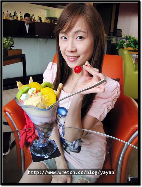 【美食】高雄左營蓮潭國際會館,Lobby Bar美食及人氣排隊麵包!