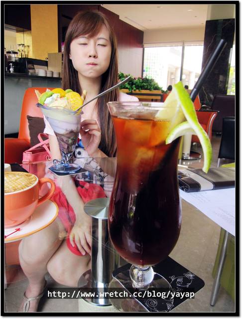 【美食】高雄左營蓮潭國際會館,Lobby Bar美食及人氣排隊麵包!