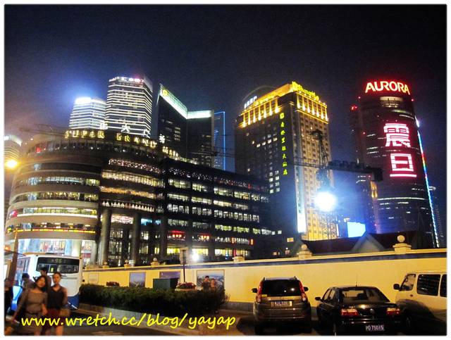 【上海】人潮洶湧的陸家嘴,來逛逛正大廣場&南濱江好美的夜景