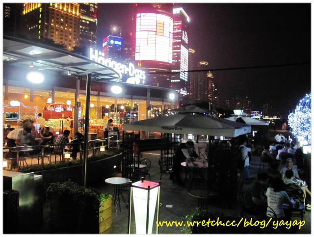 【上海】人潮洶湧的陸家嘴,來逛逛正大廣場&南濱江好美的夜景