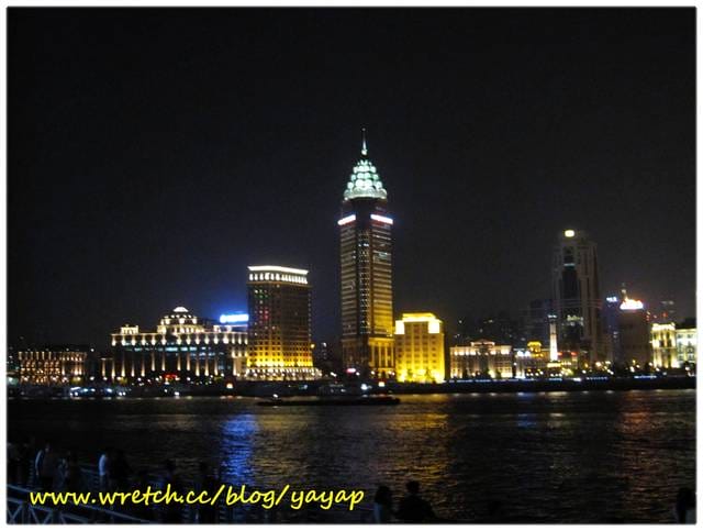 【上海】人潮洶湧的陸家嘴,來逛逛正大廣場&南濱江好美的夜景