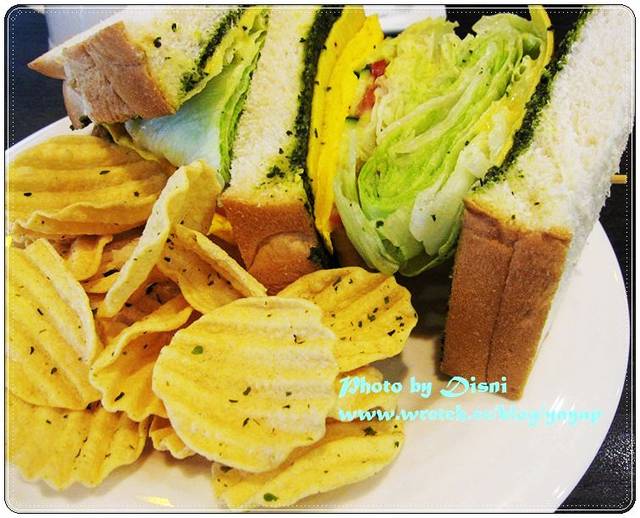 【美食】台北大直實踐旁,好滿足之推推鯊魚咬土司