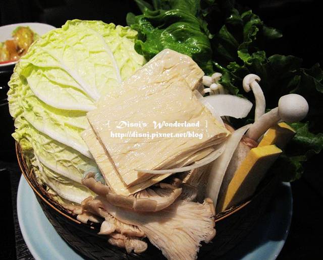 【美食】台北大直美麗華。三燔MIHAN壽喜燒吃到飽