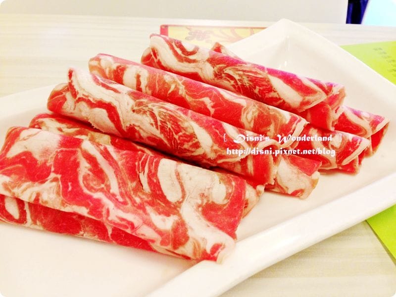 【美食】好平價熱門排隊火鍋店,石頭鍋涮涮鍋任選之石二鍋 - 第10張圖 【美食】好平價熱門排隊火鍋店,石頭鍋涮涮鍋任選之石二鍋