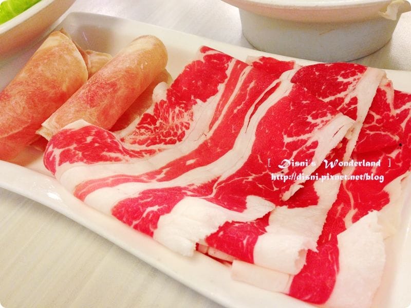 【美食】好平價熱門排隊火鍋店,石頭鍋涮涮鍋任選之石二鍋 - 第14張圖 【美食】好平價熱門排隊火鍋店,石頭鍋涮涮鍋任選之石二鍋