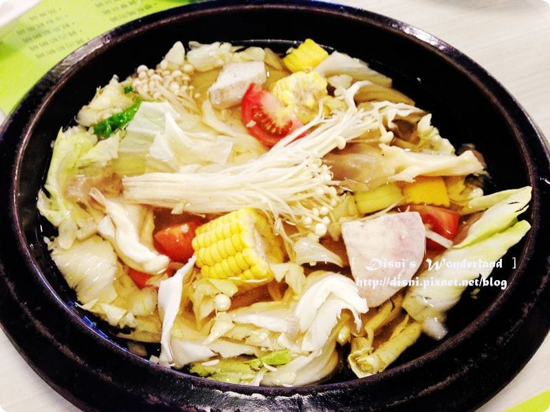 【美食】好平價熱門排隊火鍋店,石頭鍋涮涮鍋任選之石二鍋 - 第13張圖 【美食】好平價熱門排隊火鍋店,石頭鍋涮涮鍋任選之石二鍋