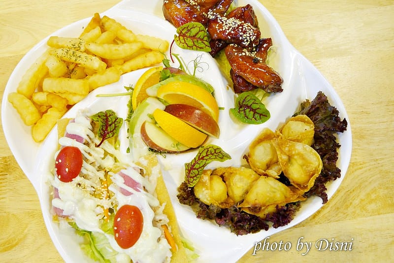 【台中中區美食】大廚小用HumbleChef 物超所值複合式餐飲推薦,簡餐x火鍋x義大利麵x便當近一廣、柳川、第二市場 - 第18張圖 2-9