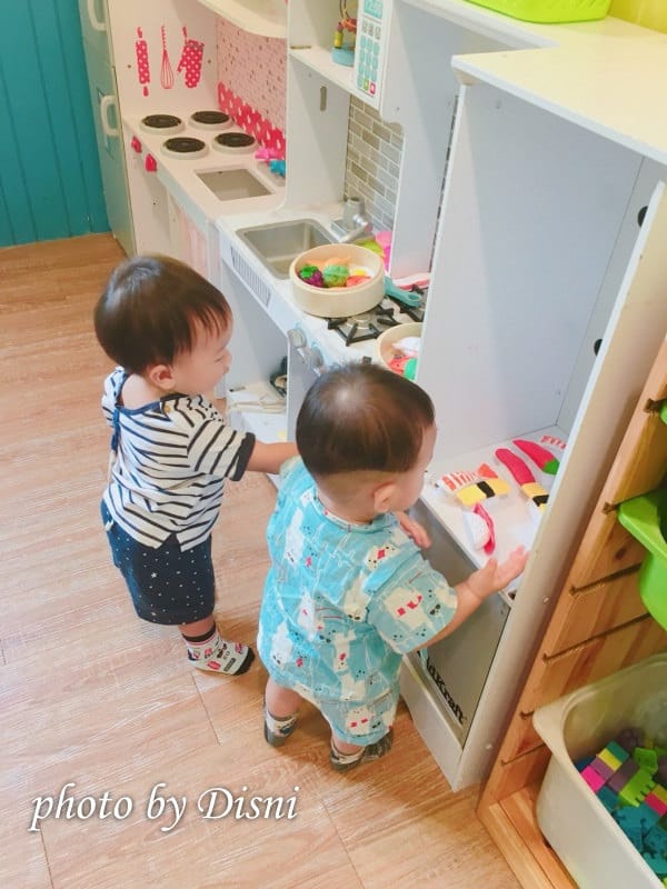 【台中親子餐廳】稞枓咖啡廚房熱門親子餐廳推薦,溜滑梯、沙坑、戶外遊戲區、室內遊戲區 - 第32張圖 3-6 稞枓放電日_180627_0063