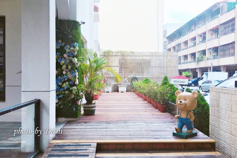 【台中親子餐廳】稞枓咖啡廚房熱門親子餐廳推薦,溜滑梯、沙坑、戶外遊戲區、室內遊戲區 - 第3張圖 1-2