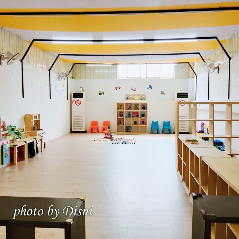 【台中親子餐廳】Middlemiddle 中中親子樂園寬敞遊戲區且服務親切,大型溜滑梯 x 分齡 x 遊戲玩具多照片分享/menu/菜單/價格/價位表 - 第13張圖 1-7