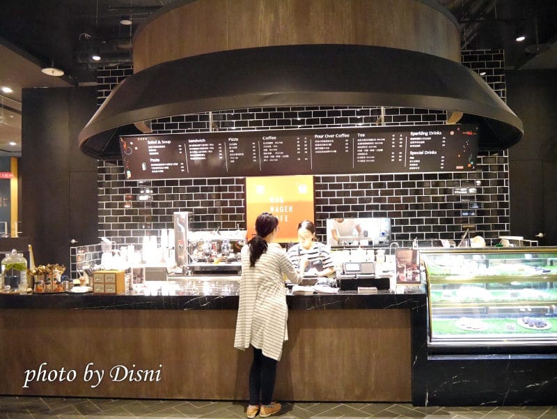 【台中東區美食】那個那個咖啡台中秀泰站前店推薦好去處,位在小書房內的文青咖啡廳 - 第2張圖 1-1