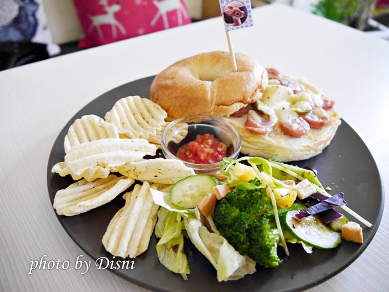 【台中北區美食】Deer Cafe迷鹿咖啡一中文青咖啡廳,可愛拉花夢幻推薦 - 第6張圖 1-6