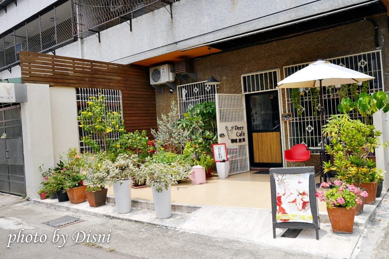 【台中北區美食】Deer Cafe迷鹿咖啡一中文青咖啡廳,可愛拉花夢幻推薦 - 第2張圖 1-1