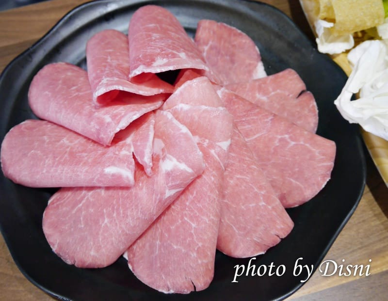 【台中美食】瀧厚鍋物 東山店大份量肉盤厚切超滿足,特色湯頭多重選擇 - 第20張圖 3-3