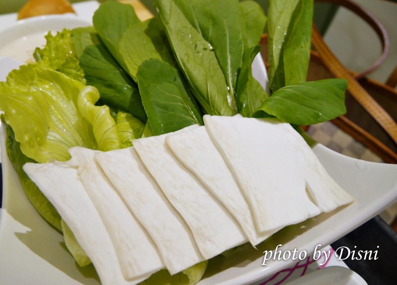 【台中美食】懷特廚房White Kitchen 中國醫附近素食無國界料理,吃過最不像素食的素食 超好吃 - 第12張圖 2-3