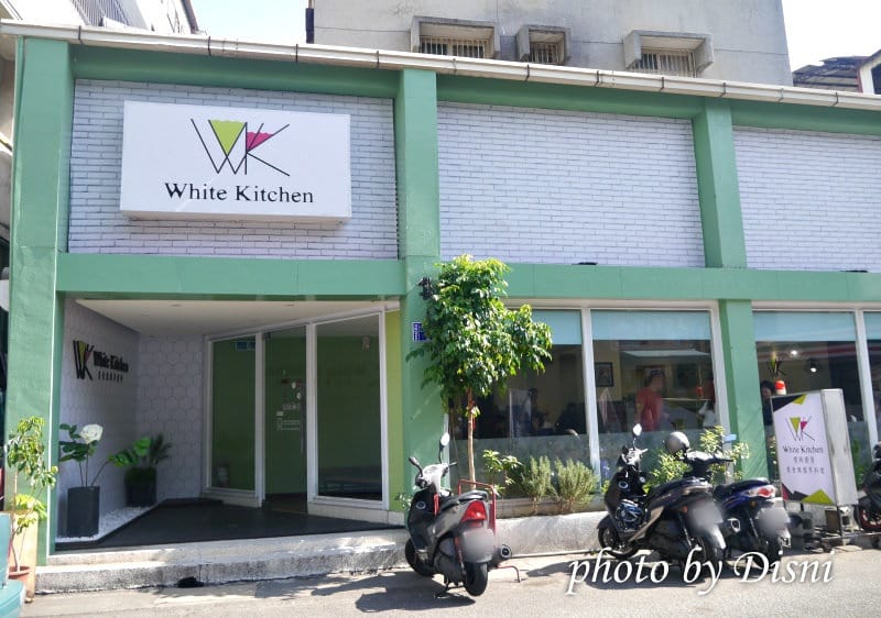 【台中美食】懷特廚房White Kitchen 中國醫附近素食無國界料理,吃過最不像素食的素食 超好吃 - 第2張圖 1-1