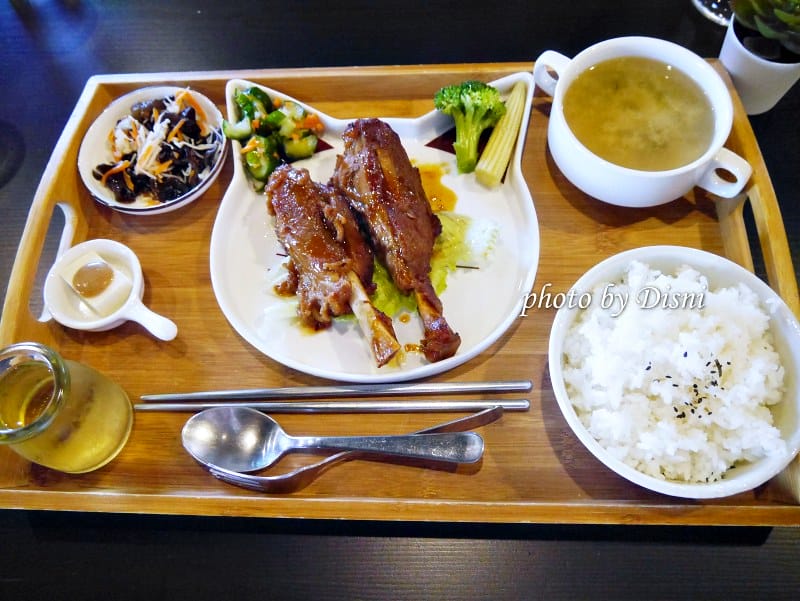 【宜蘭美食】熊與喵咖啡 文青網美風格輕食咖啡廳,餐點好吃環境舒適 親子遊戲休息地點 - 第21張圖 2-6