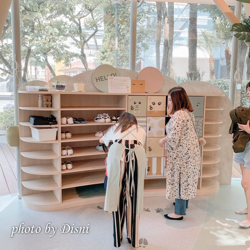 台中免費親子好去處:童書圖書館、眾多熱門玩具、超大型廚房及菜市場仿真食材,質感好、人員親切、環境美又舒服 - 第2張圖 1-2