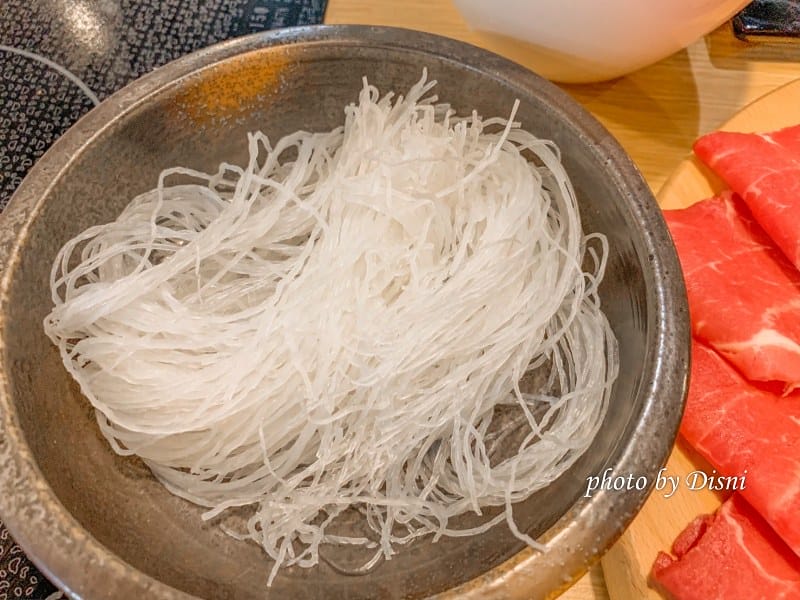 【台中美食】鍋裡.鍋物霧峰熱門排隊火鍋店,高cp值吃超飽IG打卡/網美店
