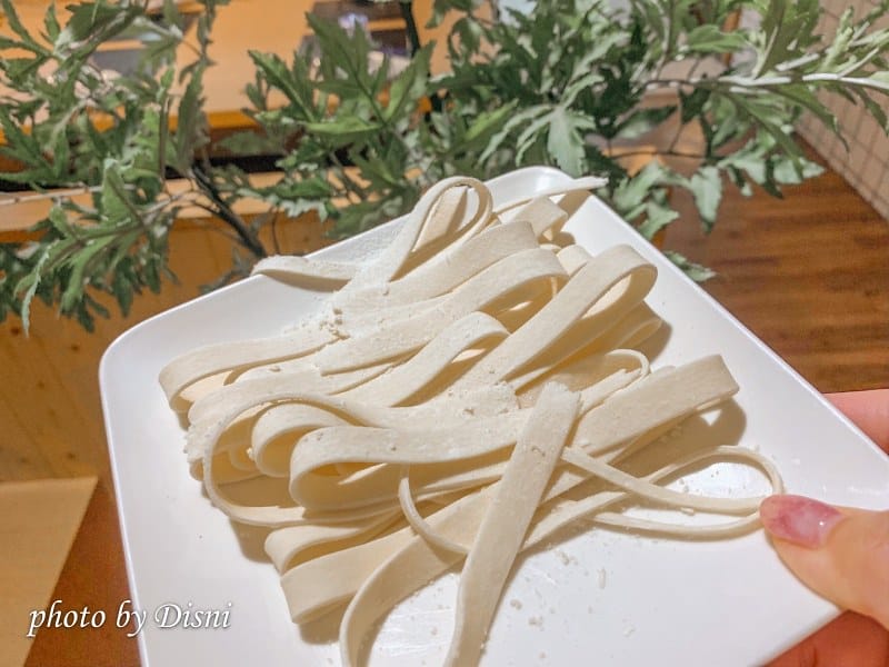 【台中美食】鍋裡.鍋物霧峰熱門排隊火鍋店,高cp值吃超飽IG打卡/網美店