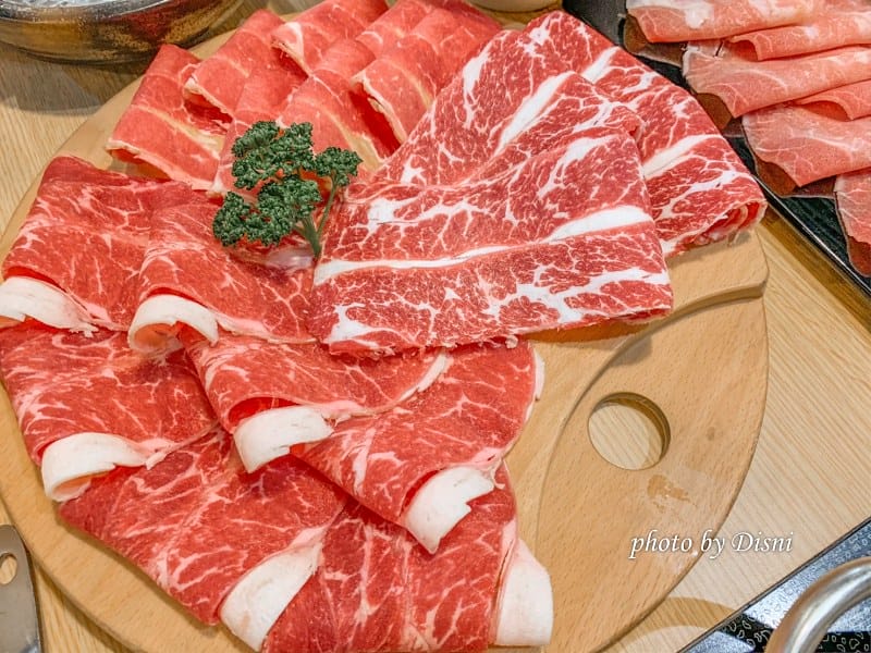 【台中美食】鍋裡.鍋物霧峰熱門排隊火鍋店,高cp值吃超飽IG打卡/網美店