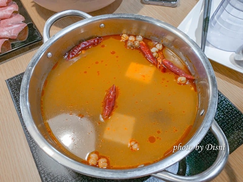 【台中美食】鍋裡.鍋物霧峰熱門排隊火鍋店,高cp值吃超飽IG打卡/網美店