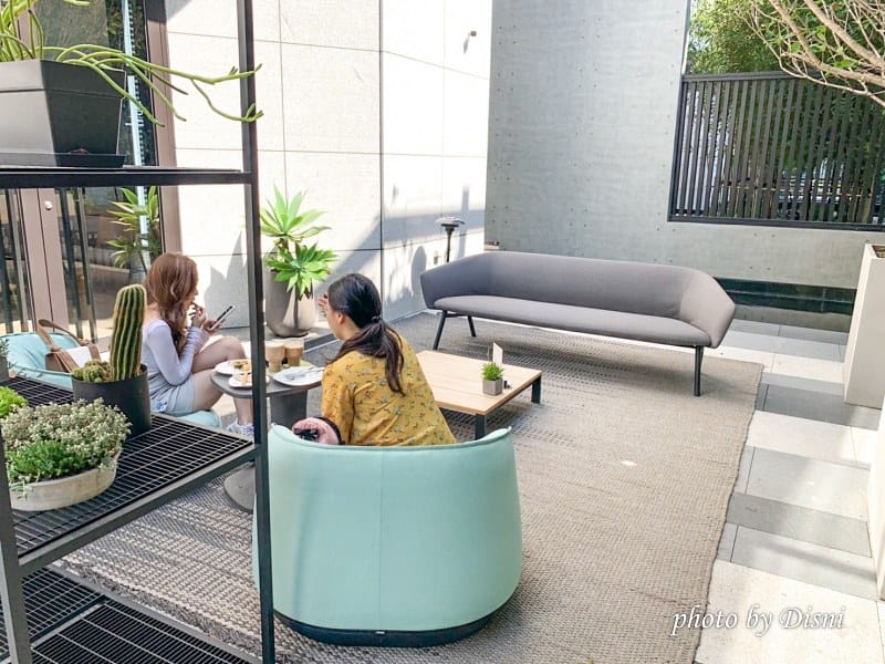【台中南屯美食】JYT Cafe屏東芳美茶行,歐洲設計師家具的美學空間IG打卡/菜單 - 第11張圖 2-1