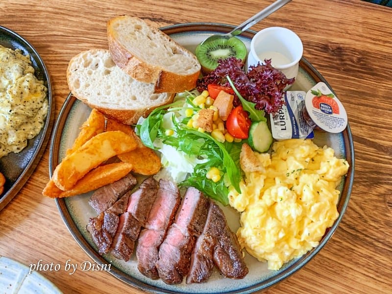 【台中西區美食】飪荇咖啡Renxing CAFE大份量平價美味早午餐,高質感裝潢擺飾奢華咖啡廳IG打卡/菜單 - 第14張圖 1-7