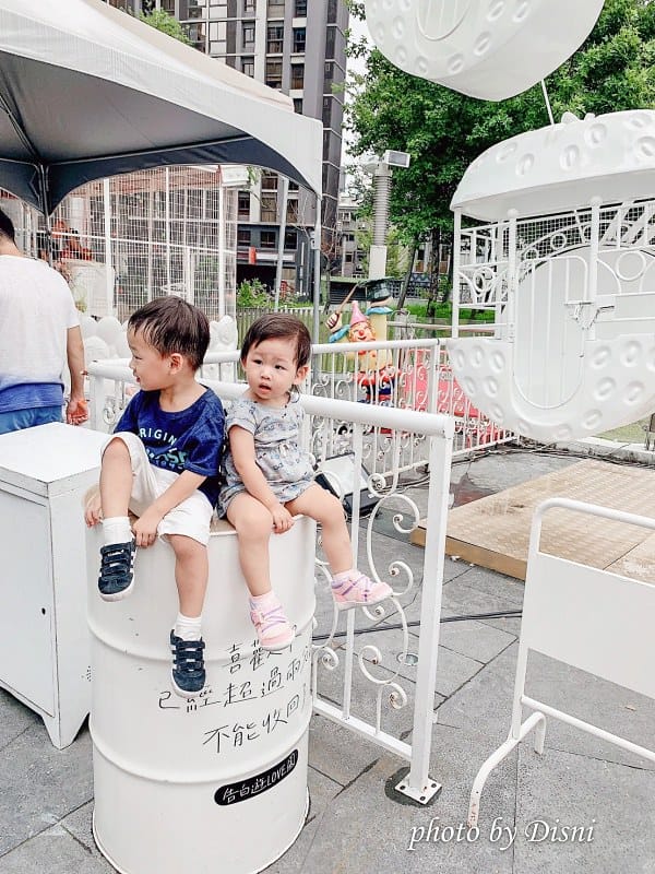 【台中親子景點】告白遊love園勤美草悟廣場白色遊樂園,動力育樂 闖關活動 小孩的最愛IG打卡 - 第19張圖 S__211976215
